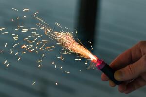 Sanciones por el uso de fuegos artificiales ilegales en Arizona