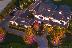 Kylie Jenner llenó de color su casa.