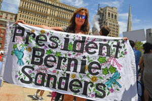 Bernie Sanders encarnó la insurgencia demócrata en 2016 en un partido con una energía muy diferente a la que vive actualmente.