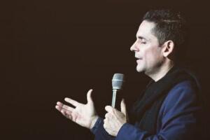 Flavio César como pastor.jpg