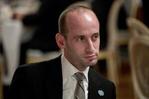 Stephen Miller, un exasistente del entonces senador por Alabama Jeff Sessions, se convirtió en redactor de discursos y asesor en políticas de inmigración impulsadas por Trump.