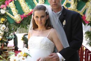 Michelle Vieth y Mauricio Aspe en 'La Madrastra'.jpg