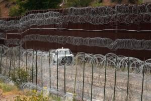 Llegará a las boletas propuesta que busca hacer delito en Arizona la inmigración ilegal