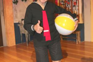 Operan de un ganglio a Carlos Villagrán