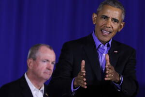 El expresidente Barack Obama durante el evento de campaña en Nueva Jersey este jueves.