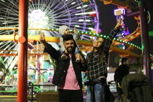 En fotos: Alejandra Espinoza de paseo por Santa Mónica con Matteo