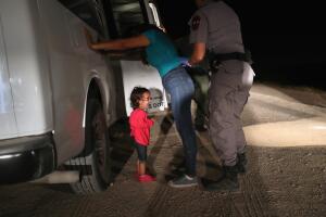 Border Patrol Agents Detain Migrants Near US-Mexico Border
