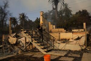 Famosos hispanos se han visto también afectados por los incendios en Los Ángeles