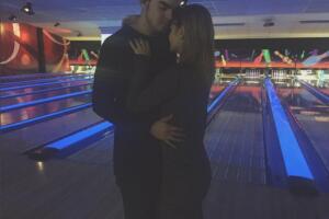 Laura Carmine y Adriano Zendejas