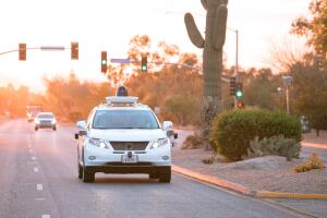 Vehículos de autoconducidos Google recorren calles de Phoenix