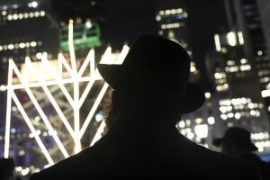 Refuerzan seguridad en Nueva York por Janucá tras mortal tiroteo en Australia.