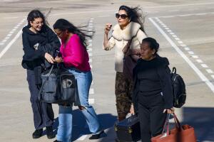 Paloma Cuevas y sus hijas