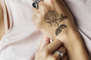 tatuaje_en_la_mano.jpg