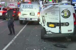 choque Chelsea Nueva York peatones heridos accidente camión van
