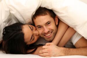 sexo - amor - parejas en la cama 11