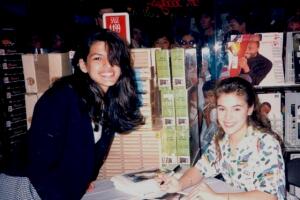 Eva Mendes y Alyssa Milano Grosby.jpg