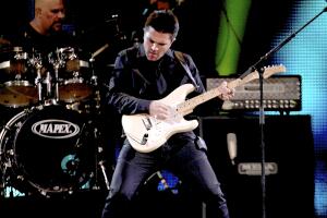 2371-JUANES40princ5.jpg