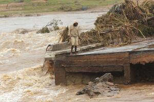 APTOPIX Zimbabwe Mozambique Cyclone