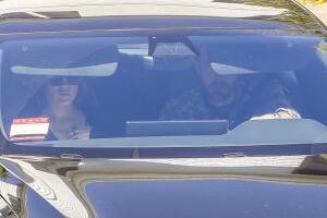 El actor y la cantante fueron captados entrando a la mansión, ubicada en Bel-Air.