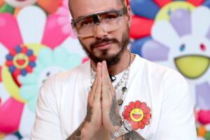 10107-JBALVIN8colores.jpg