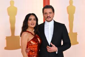 Salma Hayek y Pedro Pascal en los premios Oscar 2023