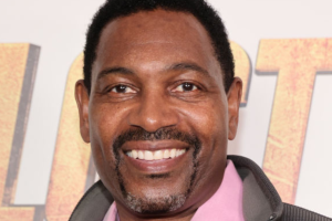 Mykelti Williamson.png