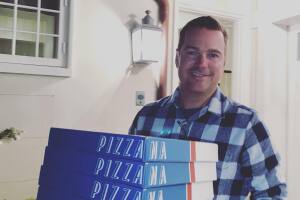 Chris O'Donnell Instagram Pizzas compañia pizzana.jpg