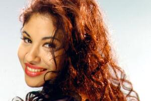 1015-SELENAleyenda1.jpg