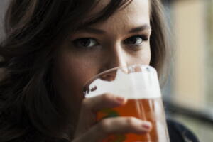 bebida-alcoolica-mulher-3.jpg