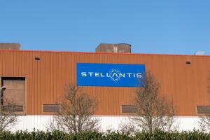 FRANCE-STELLANTIS-FACTORY-LA-JANAIS-CITROEN-PEUGEOT-2025