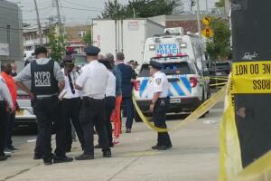Muere niño de 13 años que recibió disparo en la cabeza cuando se dirigía a la escuela en Queens