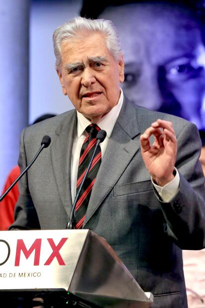 "Me encanta la idea; le pregunté a mi hija: '¿Esto <b>lo haces por amor a tu papá</b> o porque realmente lo quieren en tu empresa?'", relató el primer actor en una entrevista con <b>TVyNovelas </b>publicada este lunes 7 de septiembre.