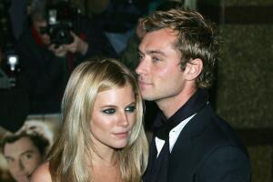  Sienna Miller y Jude Law
