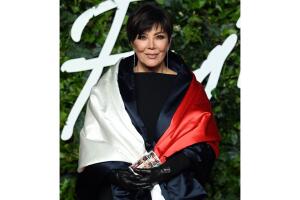 Kris Jenner 60años o mas famosas Grosby.jpg