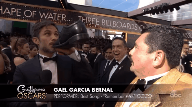 gael-garcia-bernal-tequila-oscares-gif.gif