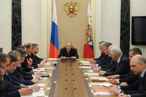 El presidente ruso Vladimir Putin encabeza una reunión del Consejo de Seguridad en el Kremlin, el 22 de abril del 2014 en Moscú.