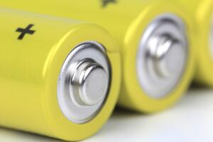 Pilas de color amarillo