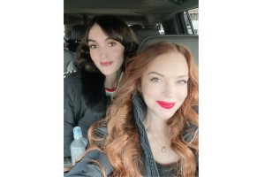 lindsay-lohan-hermana-aliana.png