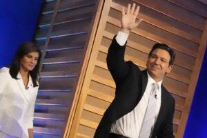Nikki Haley y Ron DeSantis buscan que el debate de Iowa los ayude a consolidarse como la segunda opción republicana, detrás de Donald Trump.