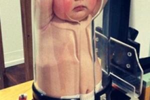 foto-bebe-preso-em-tubo-2.jpg