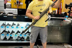 Veerachart Danger Murphy dueño de Ammo AZ