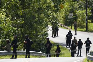 Las autoridades cerraron las vías en los suburbios de Filadelfia, mientras le pedían a la gente quedarse en sus casas.