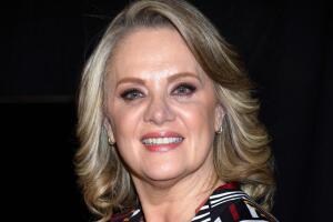 erika-buenfil-rejuvenecio-con-corte-de-cabello.jpg