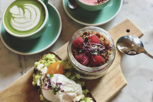 Mejores restaurantes con comida saludable para tus hijos en NYC - Bluestone Lane Upper West Side