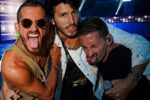 Mau y Ricky con Yatra.png