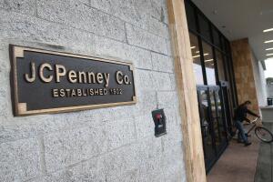 JC Penney Post Wider Loss Than Expected