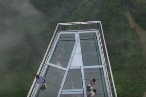 Puente de cristal en China