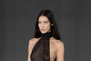 Ludovic De Saint-Sernin : Runway - Paris Fashion Week - Womenswear F/W 2022-2023