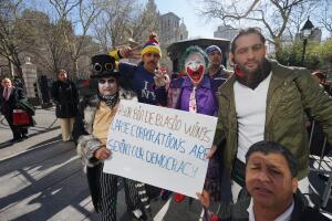 La Ciudad vs. Personajes de Times Square 