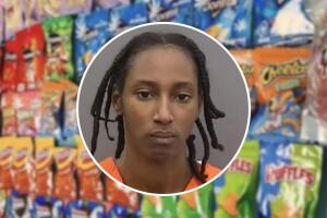 La acusada ocultaba drogas en dulces y snacks con apariencia atractiva para menores.